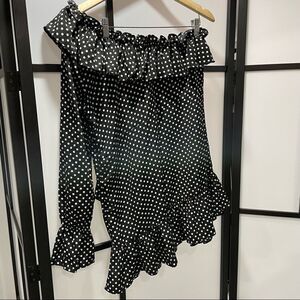 𝅺nwot [12] SAINT GENIES One-Shoulder Black & White Polka Dot Ruffle Mini Dress